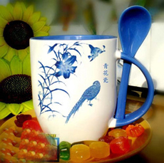 内彩蓝-手绘插勺杯